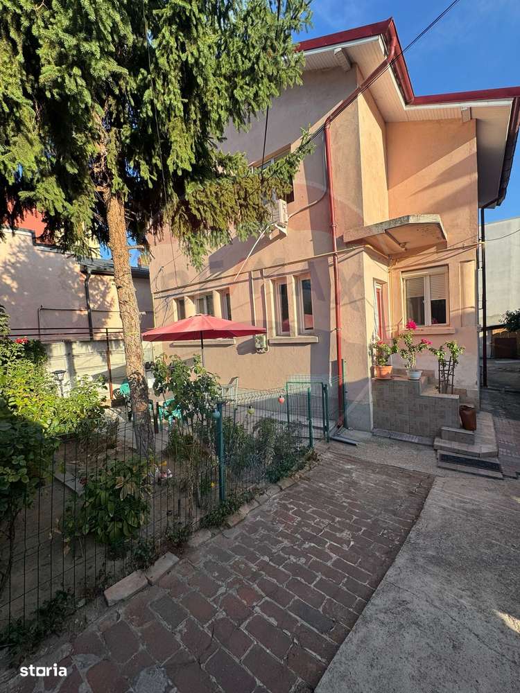 Casă / Vilă cu 3 camere de vânzare în zona Central - Imagine principală: 1/20