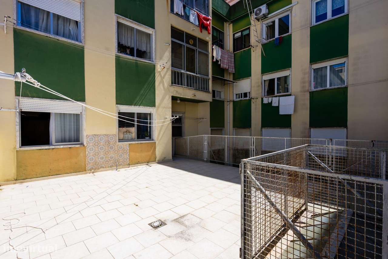 T2 com terraço e arrecadação em Sintra!-19