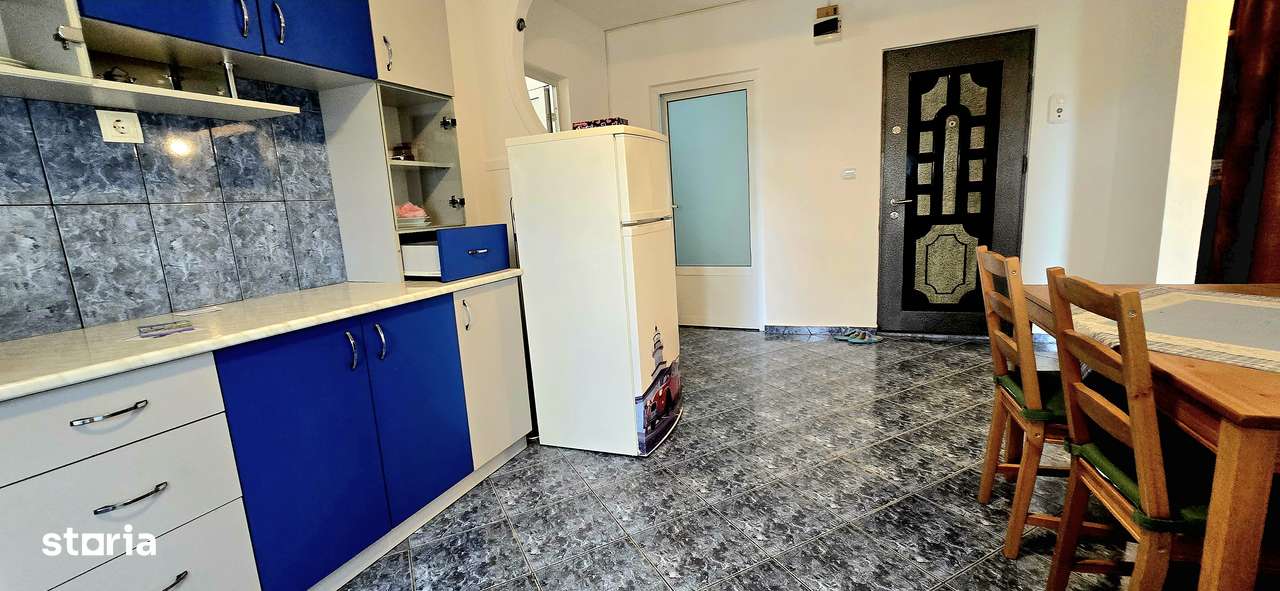 Micro 12 Targoviste, etaj 4/4 , VANZARE apartament 3 camere-16