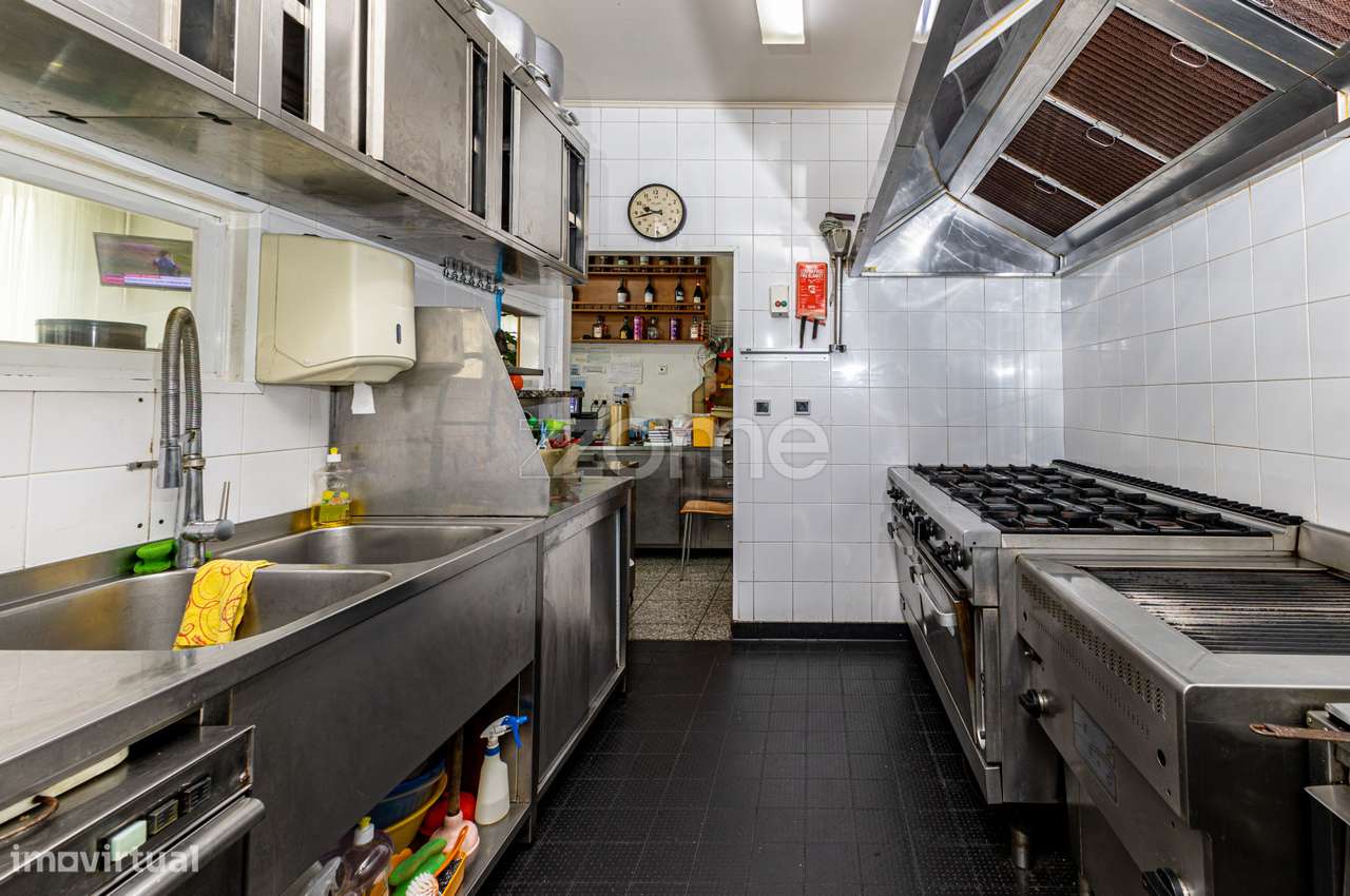 Restaurante a funcionar, Renda 1.000€ em Porto Salvo, 100 Lugares - Grande imagem: 3/38