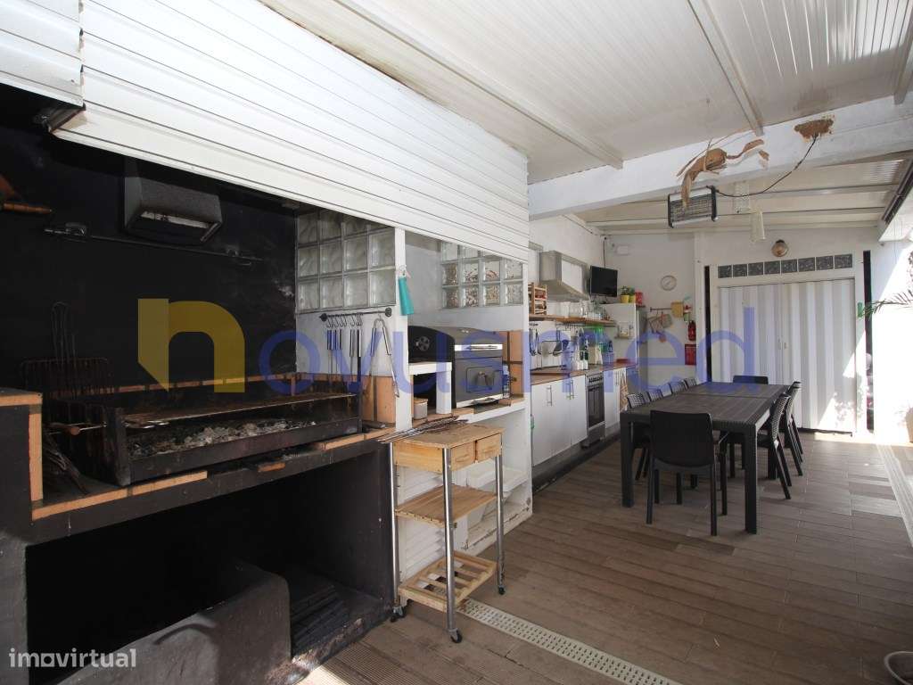 Moradia T4 com piscina, térrea perto da praia e do Golf dos Salgados-38