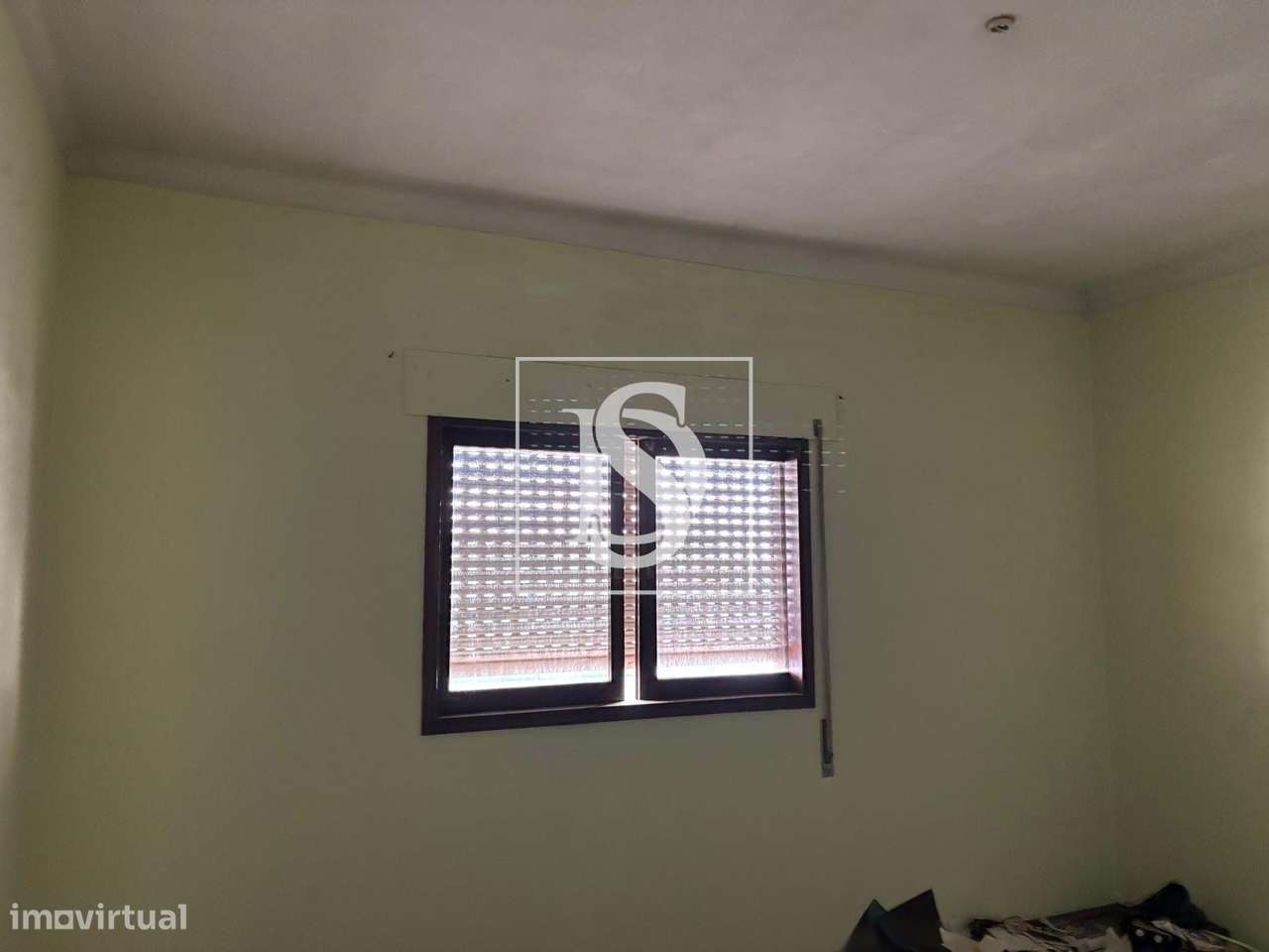 Oportunidade Única – Espaço Multifuncional com Armazém, Habitação e In-19