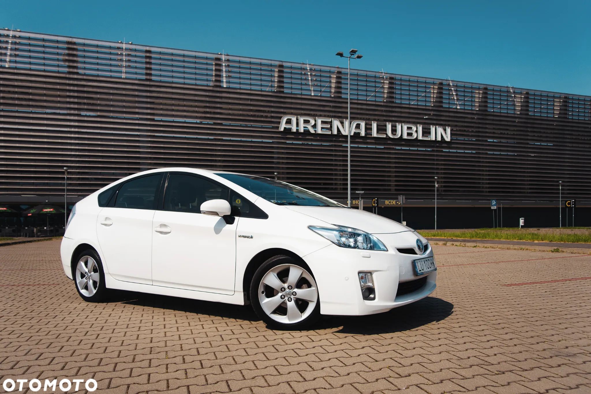 Toyota Prius (Hybrid) - 1