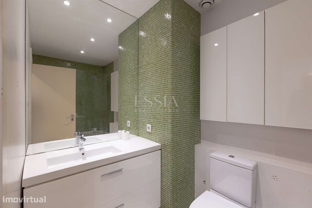 T3+1 com Varanda, 2 Lugares de garagem e Layout Personalizado, Ramalde-19