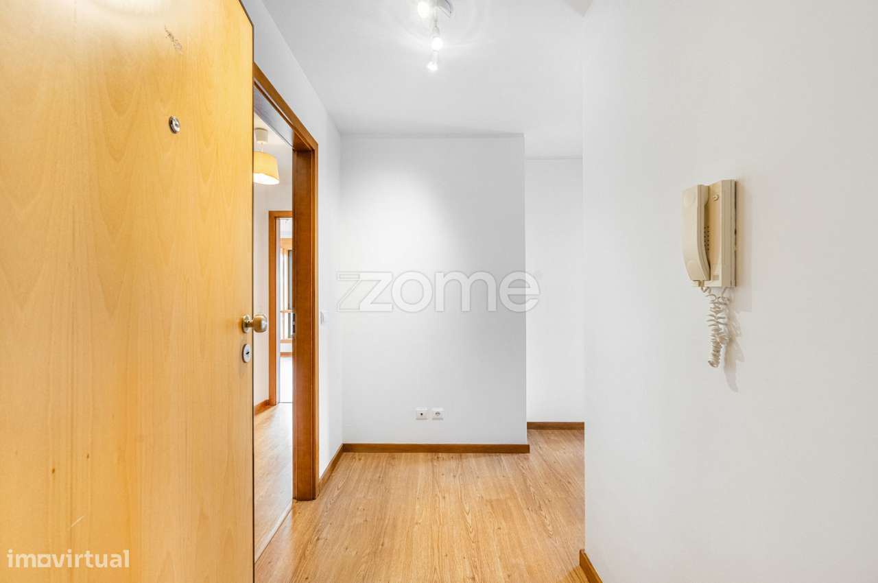 Apartamento T2 com garagem para arrendamento na rua do Aleixo, Porto - Grande imagem: 5/20