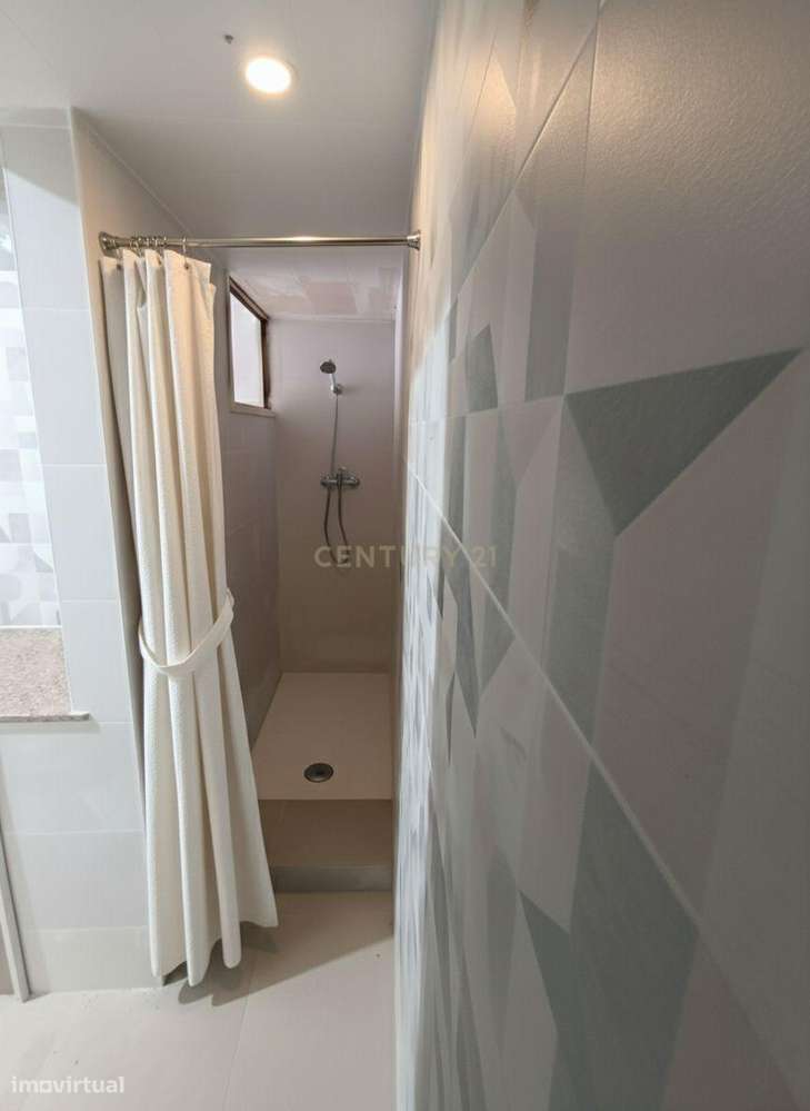 Distinta Moradia, com piscina e adega - perto de praias-33