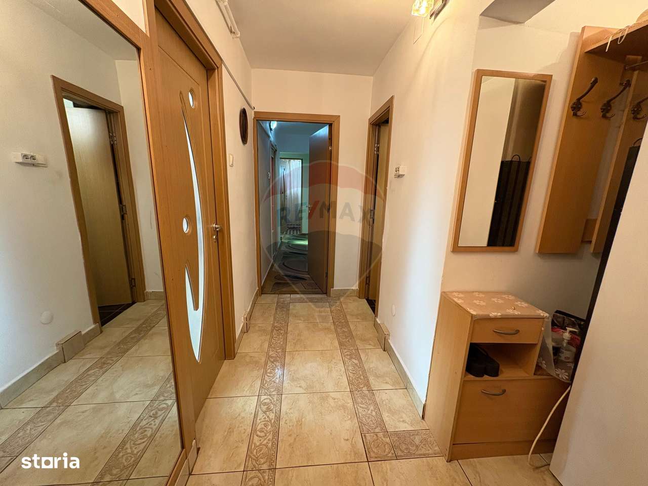 Apartament spațios cu 4 camere, vedere spectaculoasă, intrare Racadau-5
