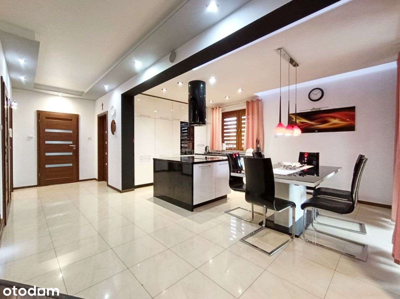 Nowoczesny dom z Spa, fotowoltaiką 136m2 Daleszyce-7