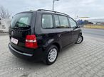 Volkswagen Touran 2.0TDI Highline Aut - 2