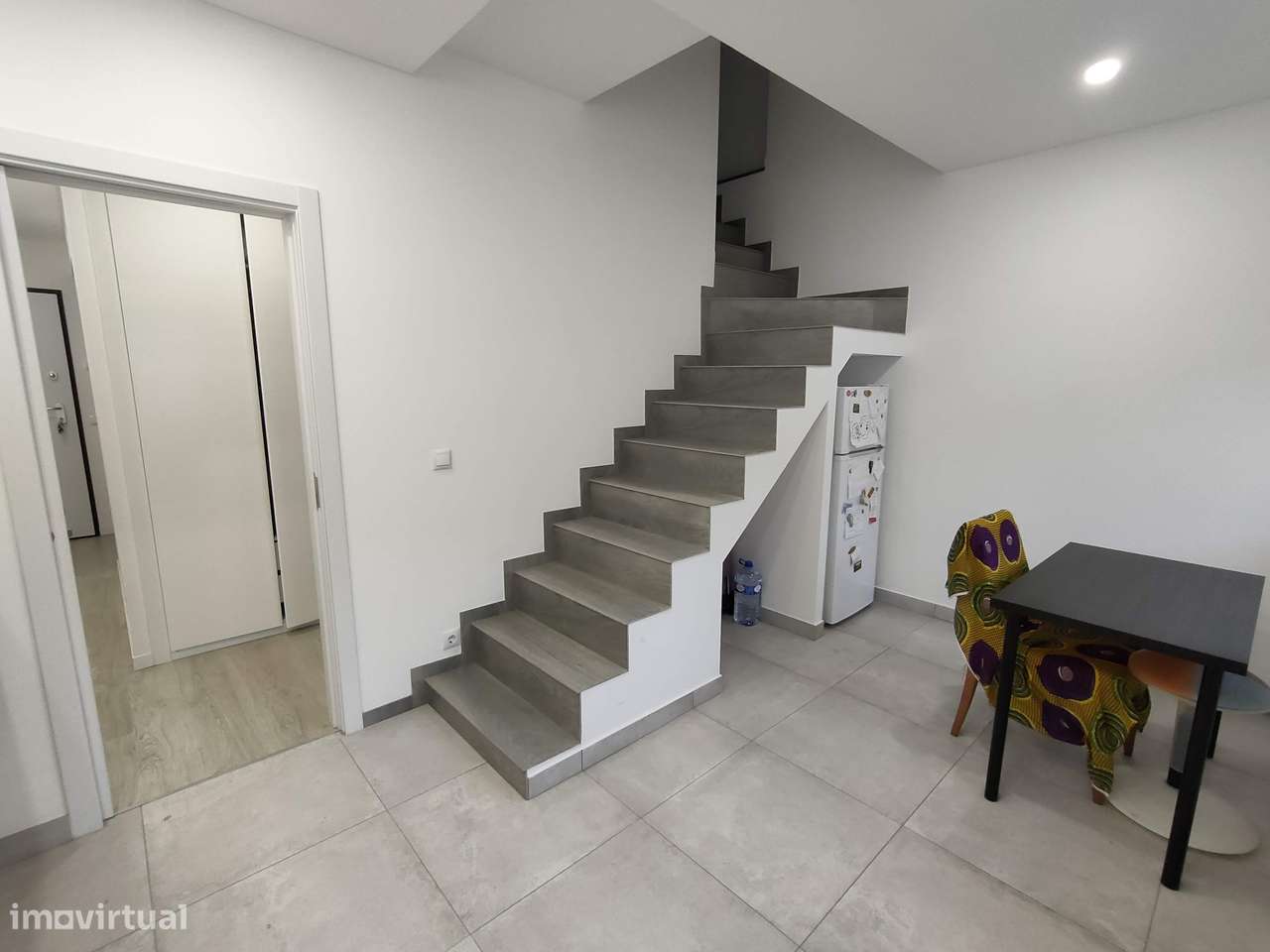 T2 remodelado com aproveitamento de sótão no centro de Almada - Grande imagem: 5/14