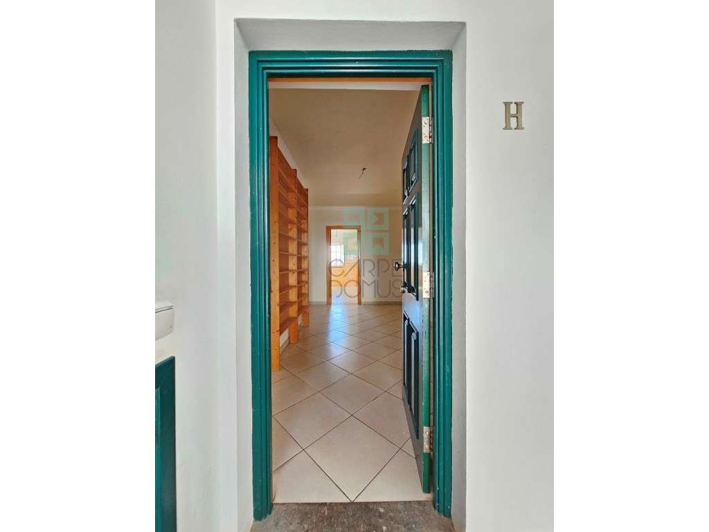 Apartamento T2 com 124,64m2, parqueamento para 2 viaturas, no centr...-6