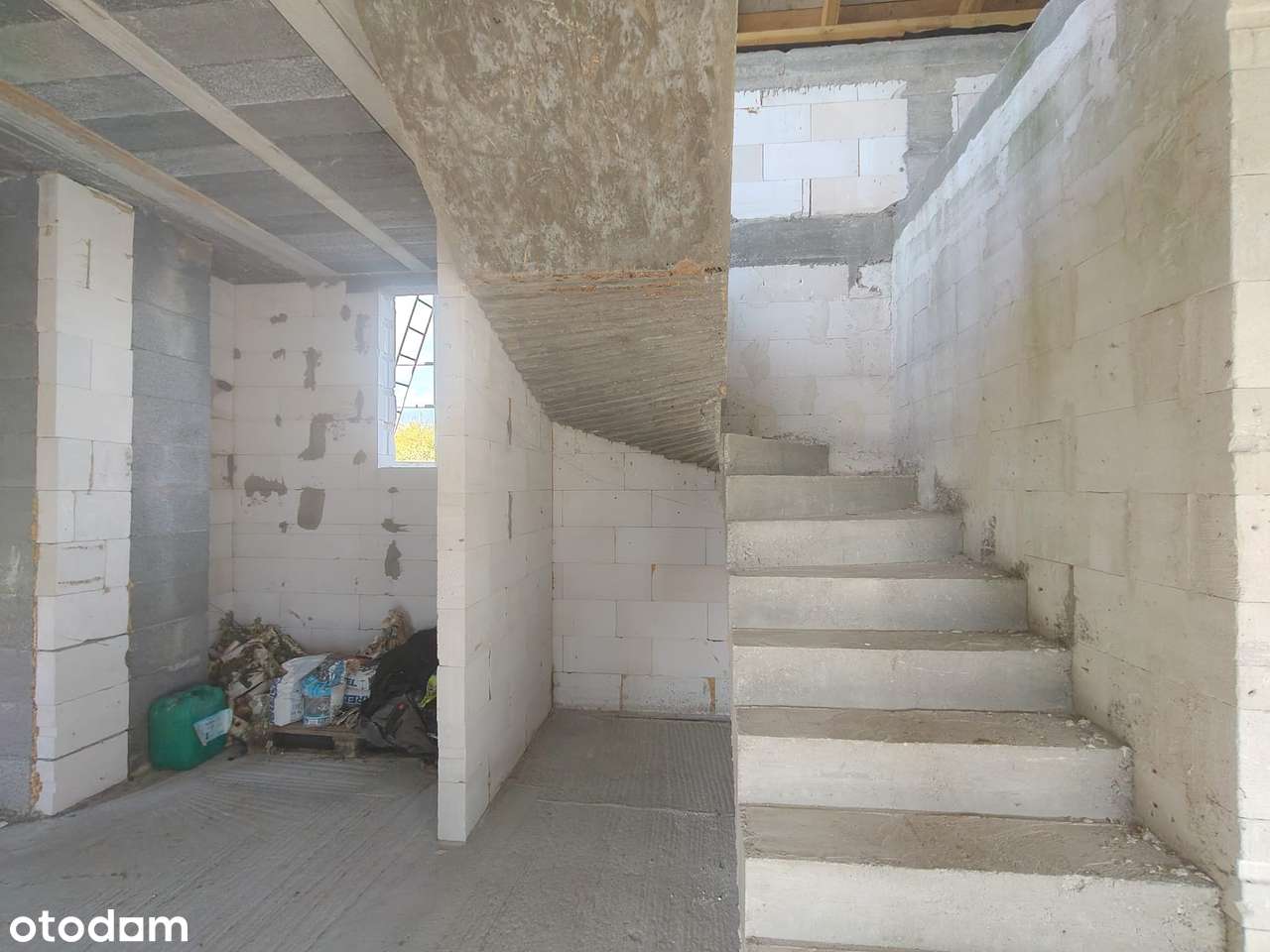 Dom Wolnostojący w Spokojnym Miejscu-10