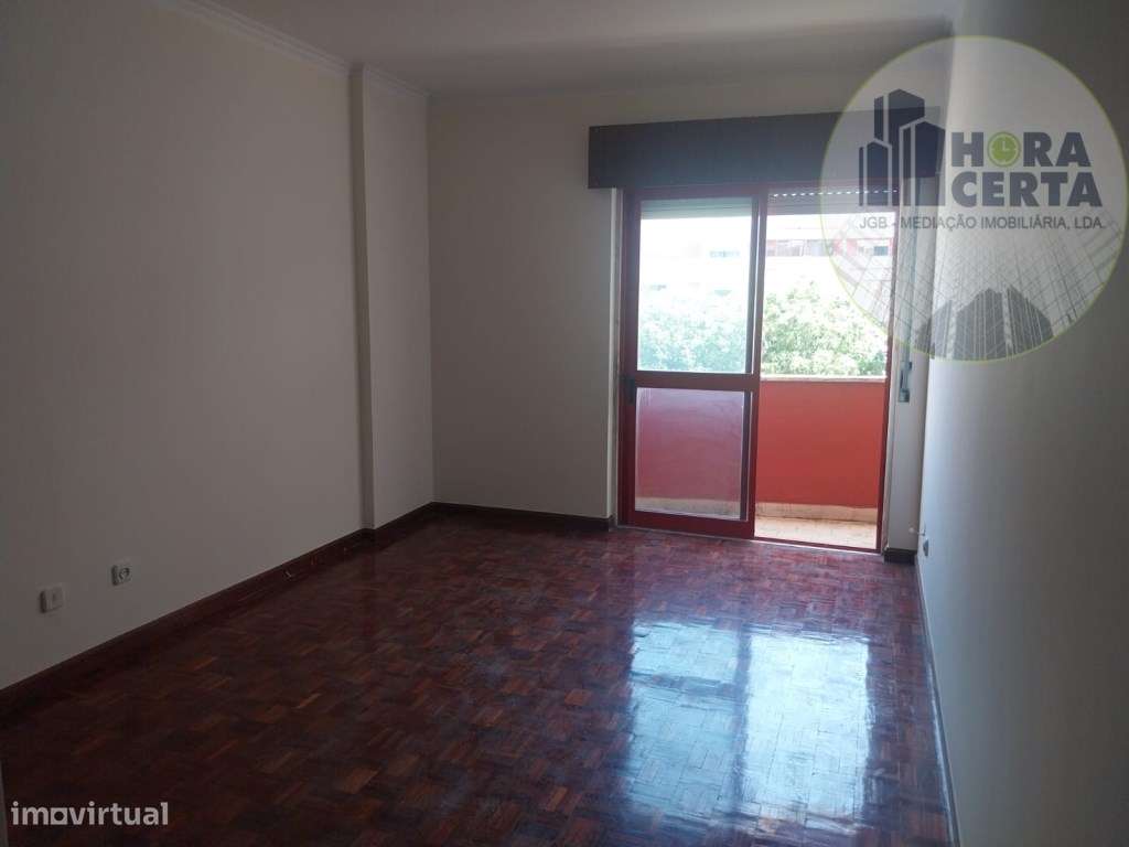 Apartamento T2 c/parqueamento em Algueirão- Mem Martins!-9