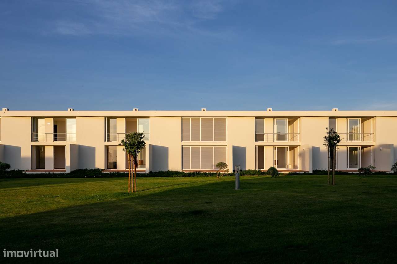 Moradia T3, vista mar, condomínio fechado, 2 min da praia, Santa Cruz