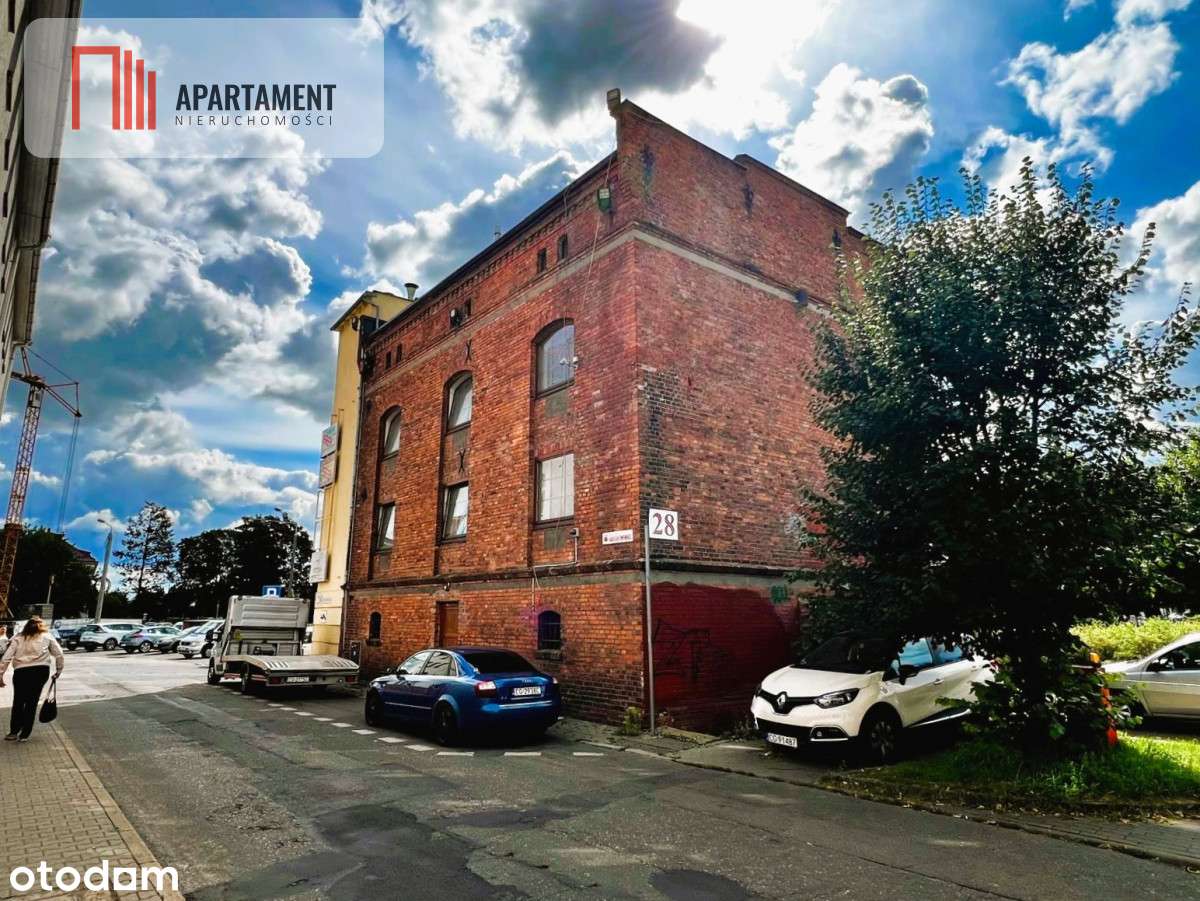 Tylko u nas! Klimatyczny biurowiec w centrum!-1