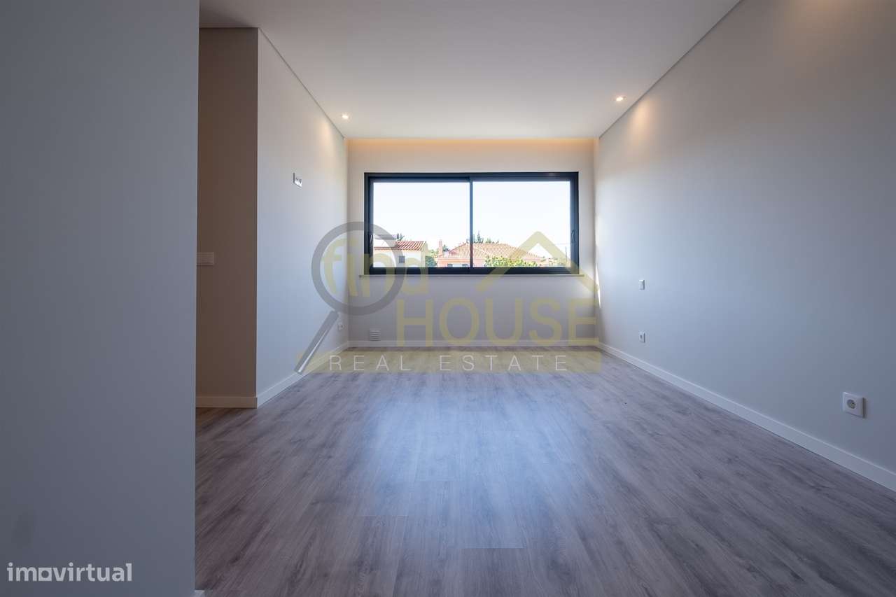 Moradia geminada T3 em Bicesse-19