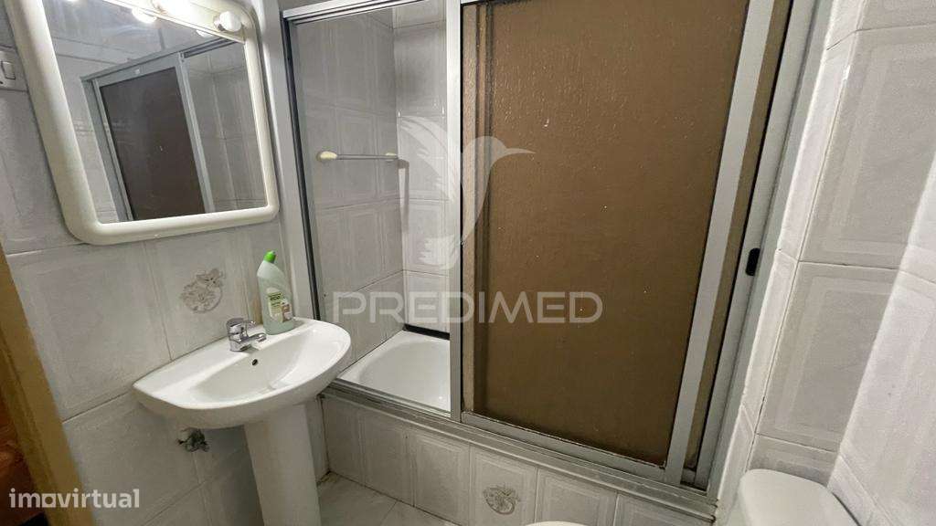 Apartamento T2 na Cova da Piedade – Localização estratégica e excel... - Grande imagem: 5/15