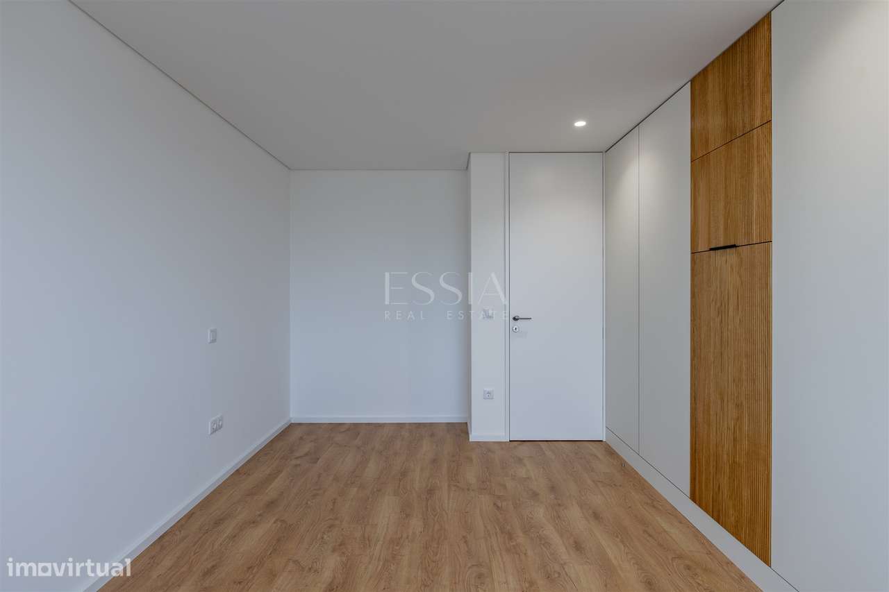 Apartamento T2 no Último Piso com Terraço na Boavista, Porto-23