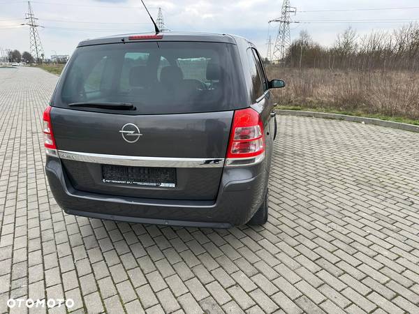 Opel Zafira 1.6 - 10