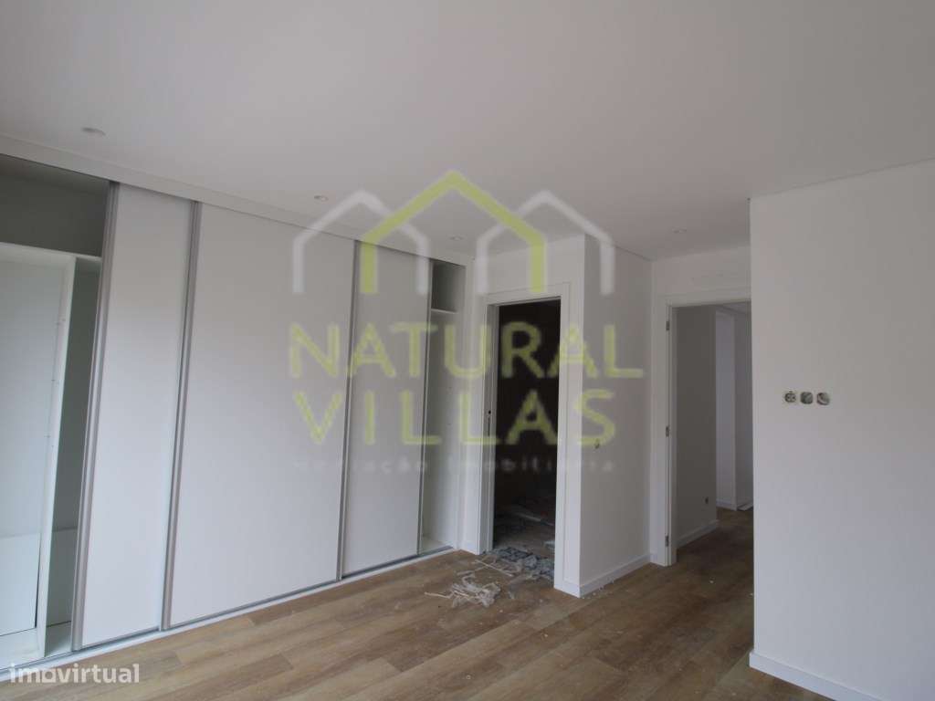 Moradia T3 em Construção, Armação de Pêra-7