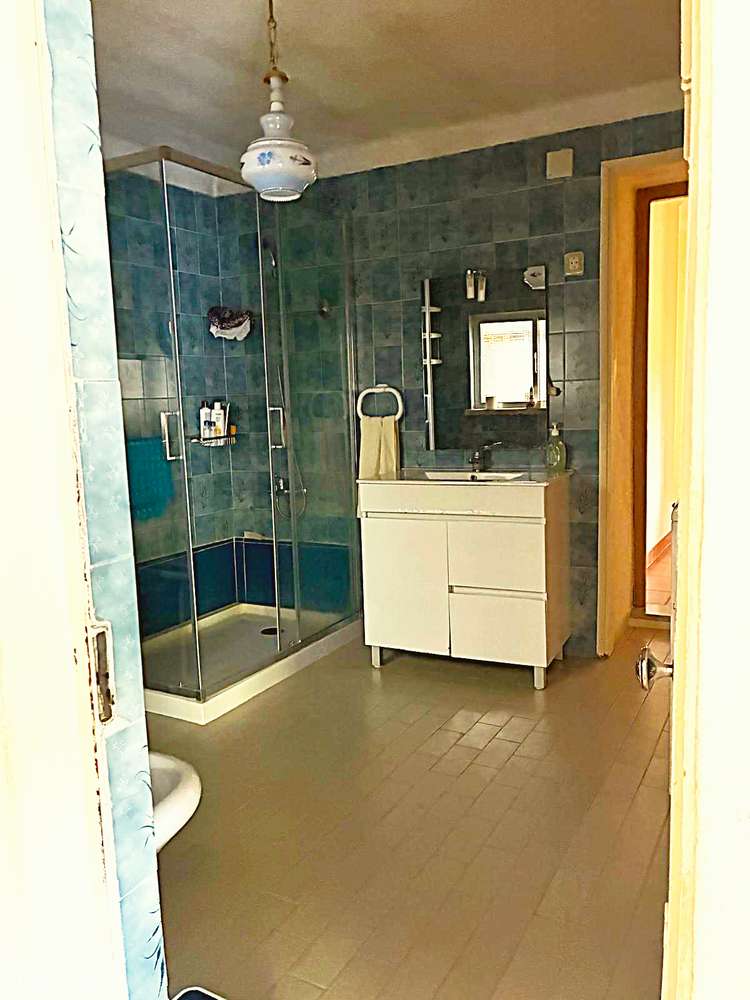 Moradia T5 Isolada com Jardim e Varanda-23