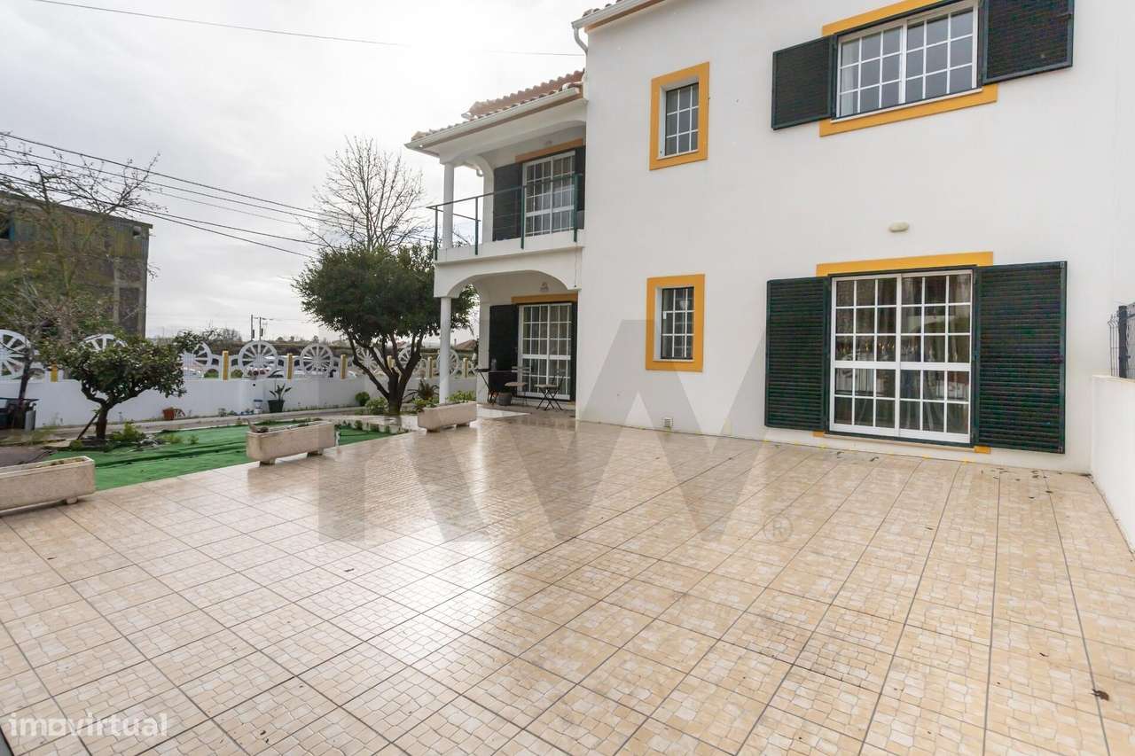 Moradia T4 na Moita – Zona do Palheirão | Excelente Exposição Solar-49