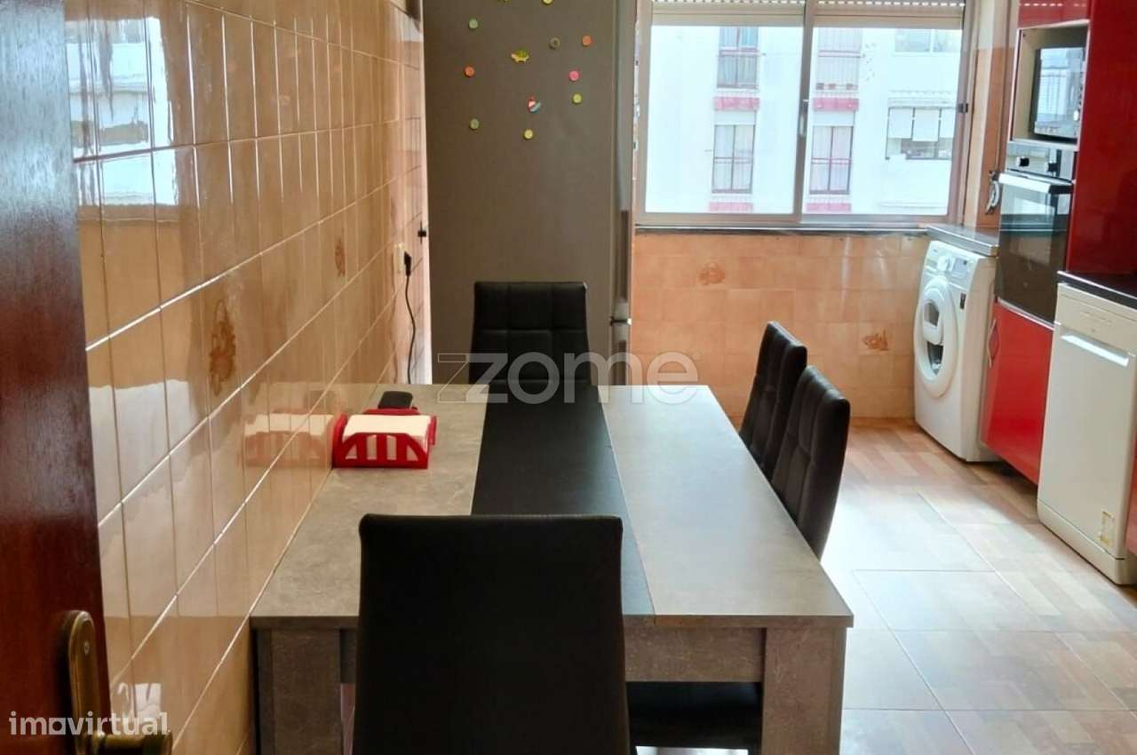 Excelente T2 com Arrecadação e ar condicionado-4