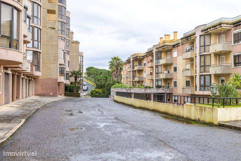 Apartamento T2 C/ elevador - Condomínio Fechado em Mina de Água, Amado-28