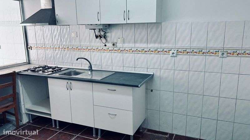 Arrenda se T1 Aveiras de Cima (AZAMBUJA) - Grande imagem: 5/12