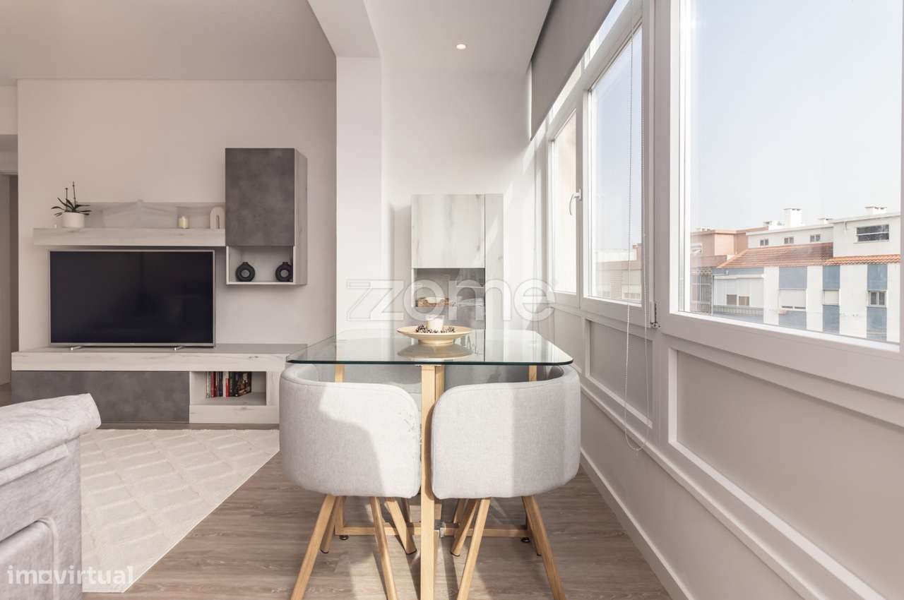 T2 Totalmente Remodelado – 69 m² | Torre da Marinha-8