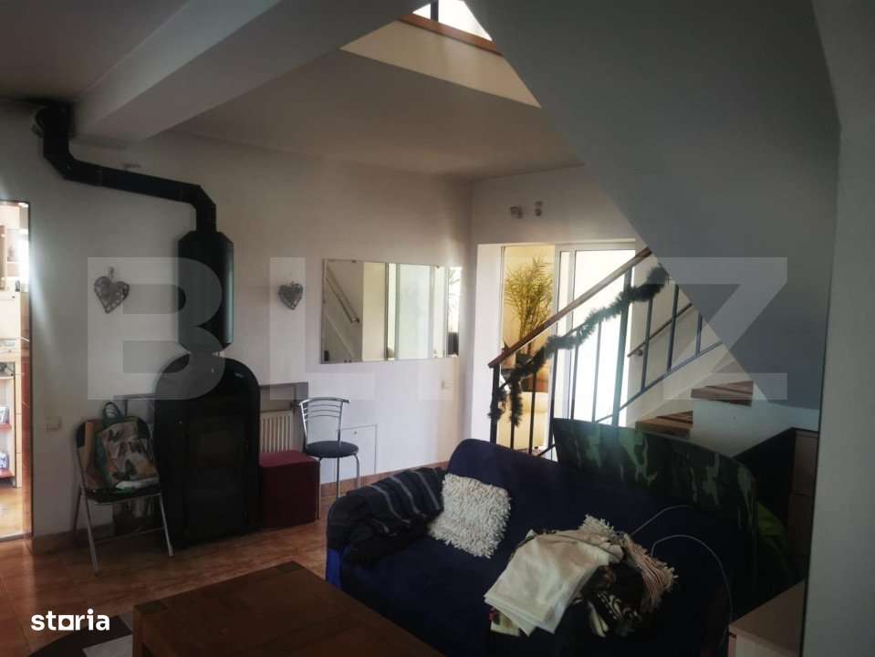 Casa 10 camere, 300 mp utili , teren 700 mp - Imagine principală: 2/11