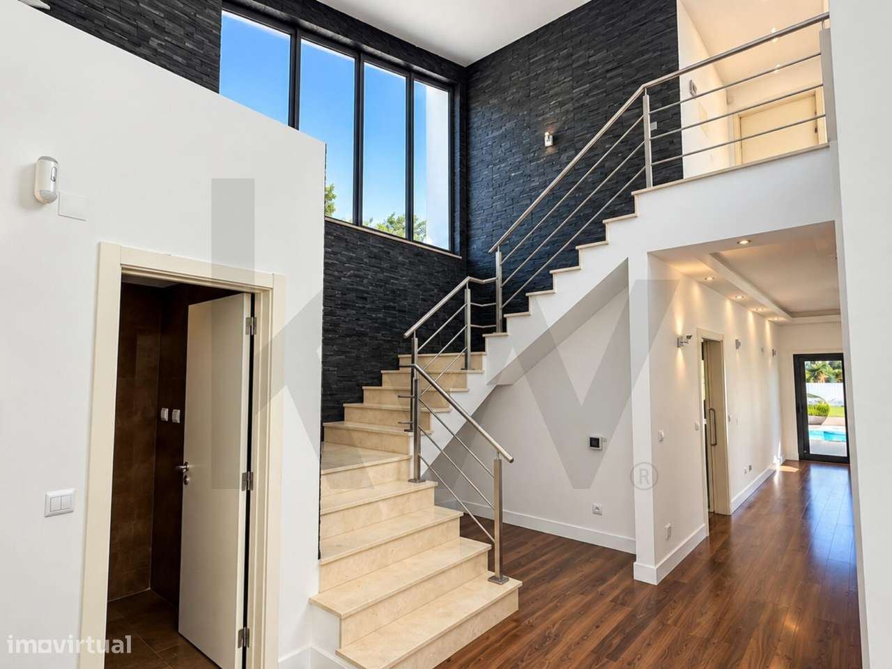 Moradia T4 com piscina e amplo jardim na Verdizela | Garagem para 4 vi-5
