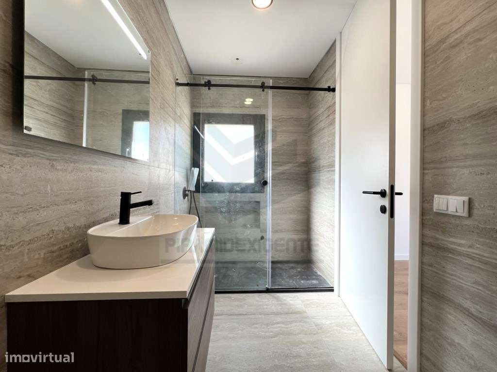 Ampla Moradia T4 em Azeitão: 72m² Open Space, 3 Suítes-22