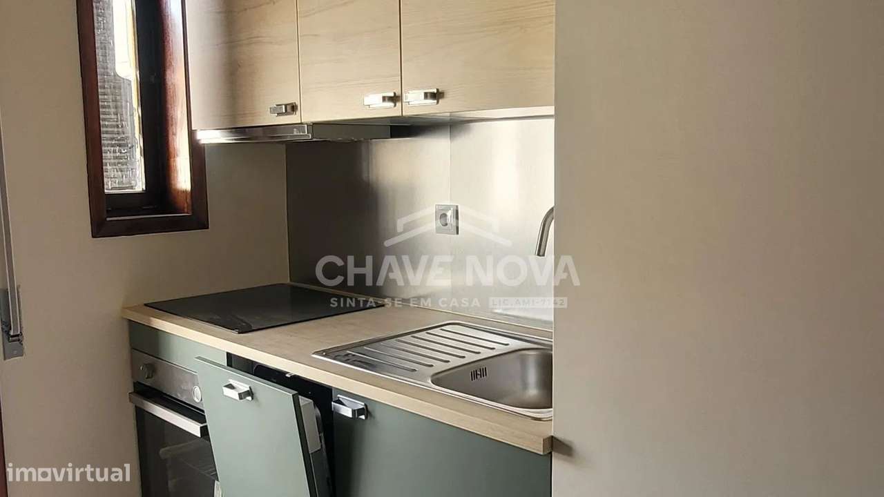 Arrendamento - T2 Renovado - Excelente localização - Grande imagem: 2/19