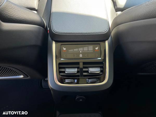 Volvo XC 90 T8 AWD Recharge Geartronic RDesign Expression - 13