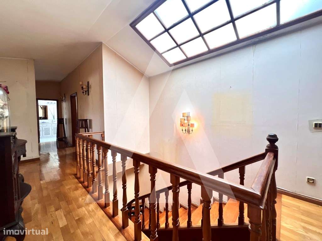 Apartamento T4 Duplex no centro de São João da Madeira-29