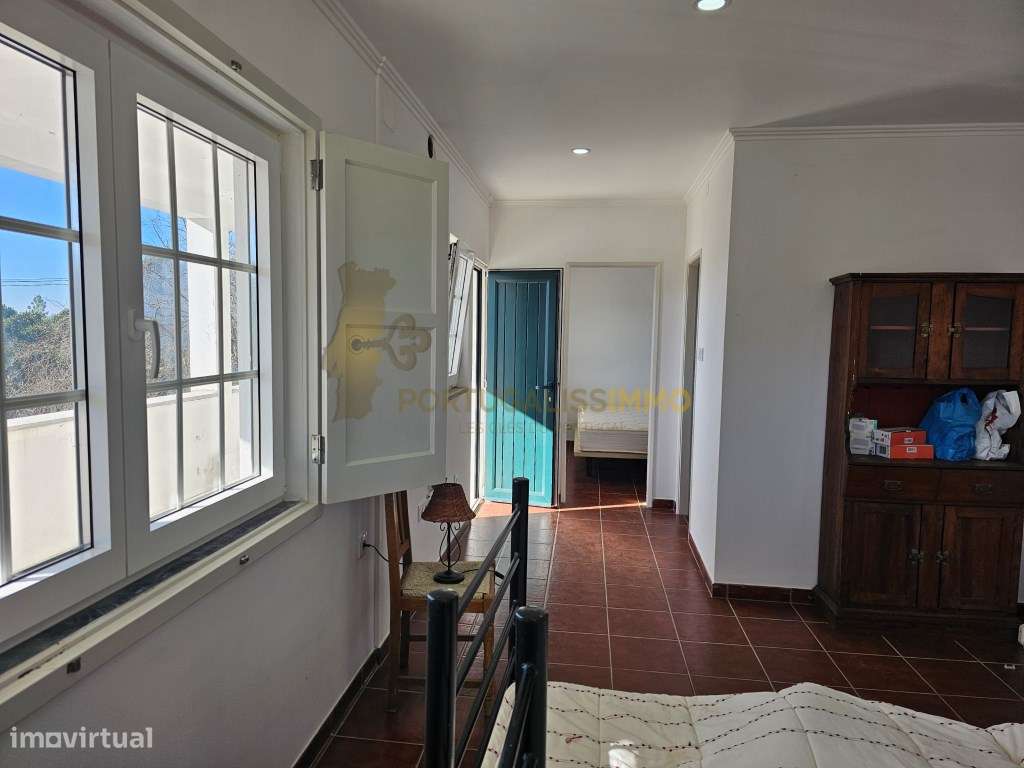 Vende-se: Moradia Familiar Espaçosa e Versátil na Madalena, Tomar.-23