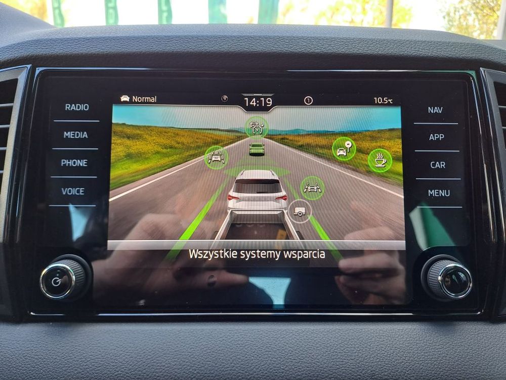 SKODA KAROQ 1.5 TSI 150KM DSG SPORTLINE, fabryczny hak, od ręki