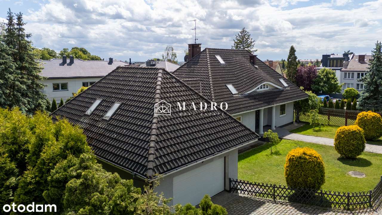 Warszewo | Duży dom z basenem na pięknej działce-5