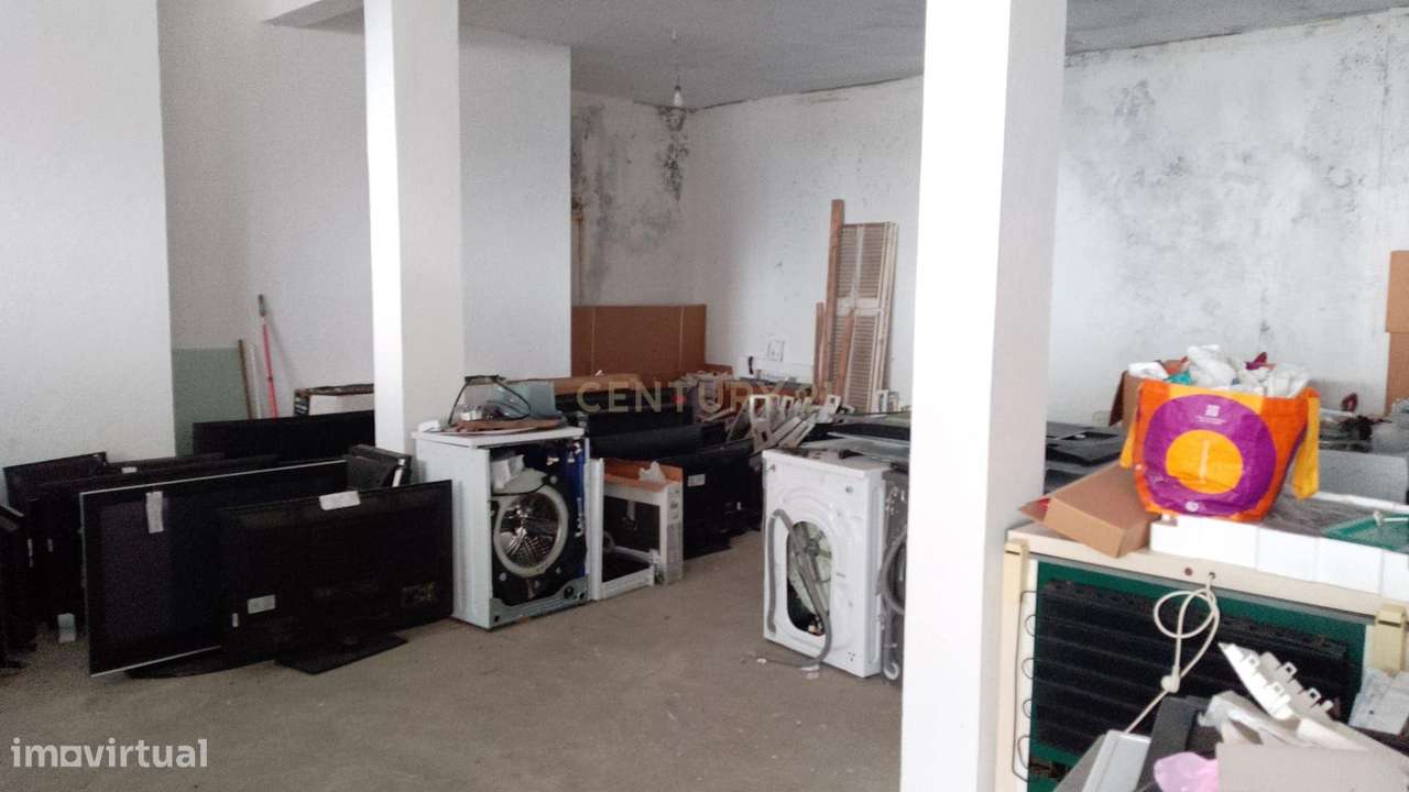 Invista no Futuro: Espaço Comercial na Ribeira Grande - Grande imagem: 4/8