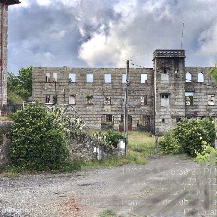 Vende-se Prédio / Quinta - Grande imagem: 5/6