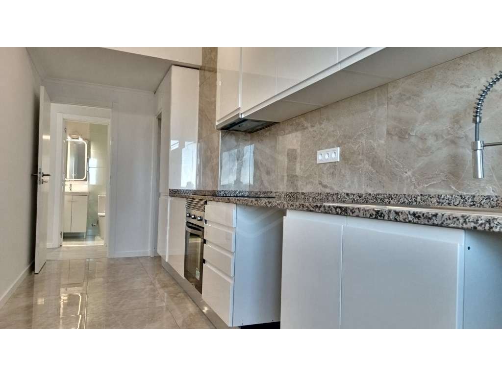 Apartamento T3 totalmente remodelado e com uma excelente localizaçã... - Grande imagem: 3/21