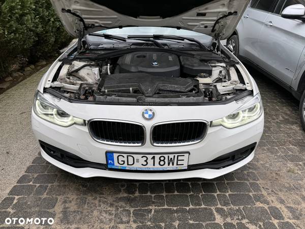 BMW Seria 3 318i - 11