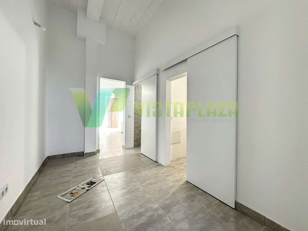 Moradia Geminada T2+2 Remodelada com Garagem, Espaço Exterior e Exc...-29
