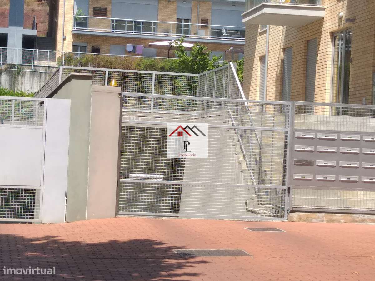 Estacionamentos Duplos Cobertos, Urb. Quinta da Portela, COIMBRA - Grande imagem: 4/6