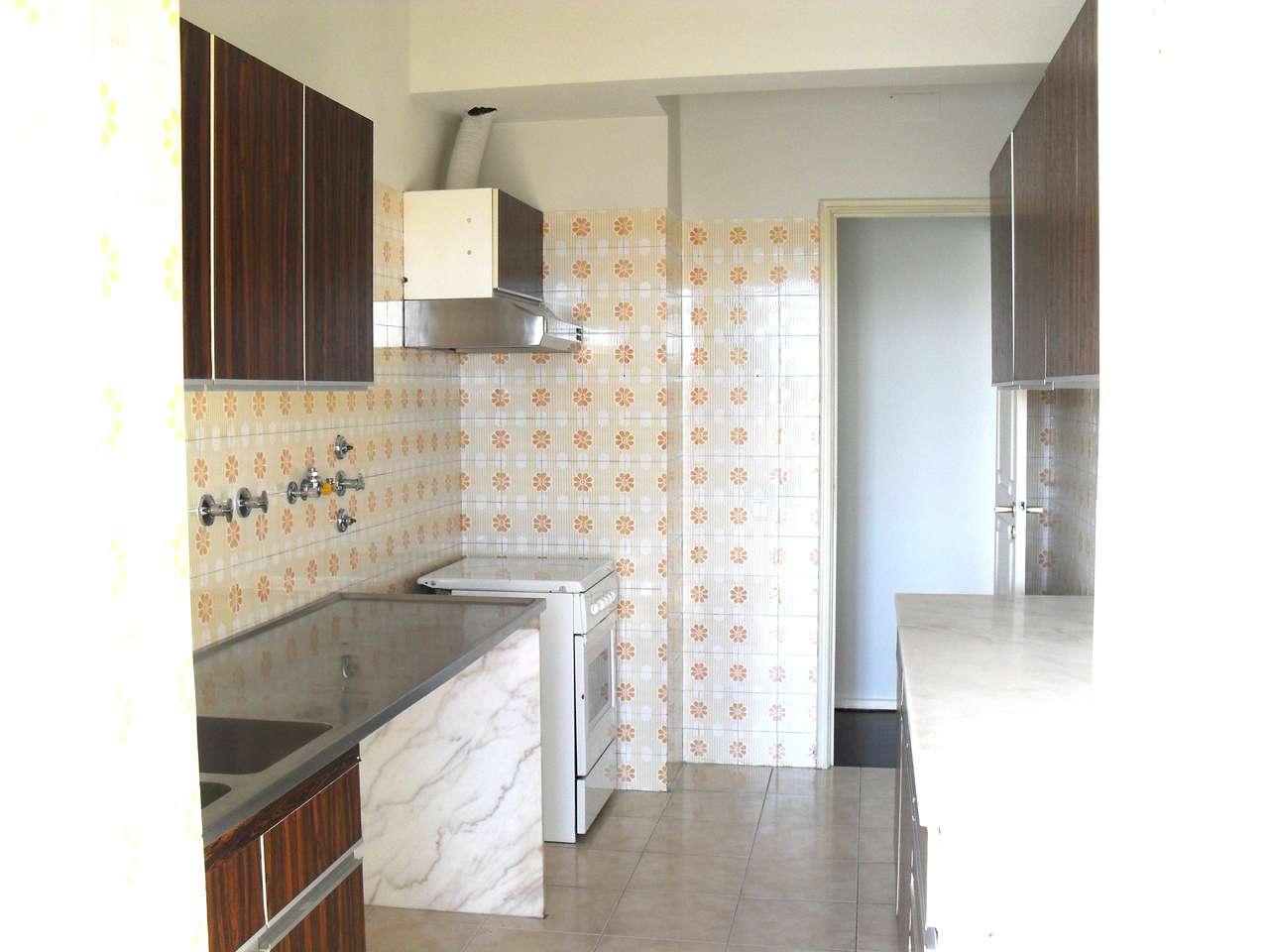 T2 para REMODELAR, perto Metro, Garagem, Vista Rio-5