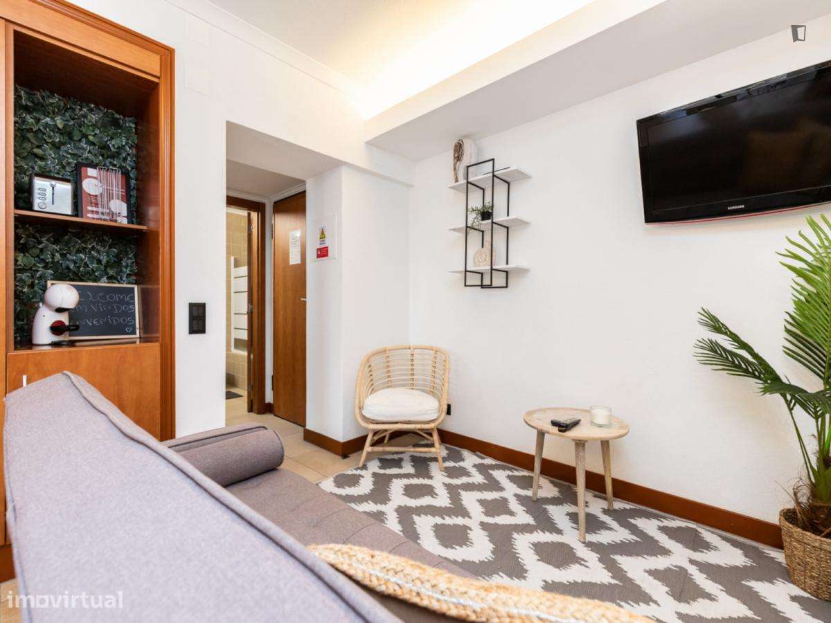 Apartamento com 1 quartos - localizado em Quarteira - Grande imagem: 5/23