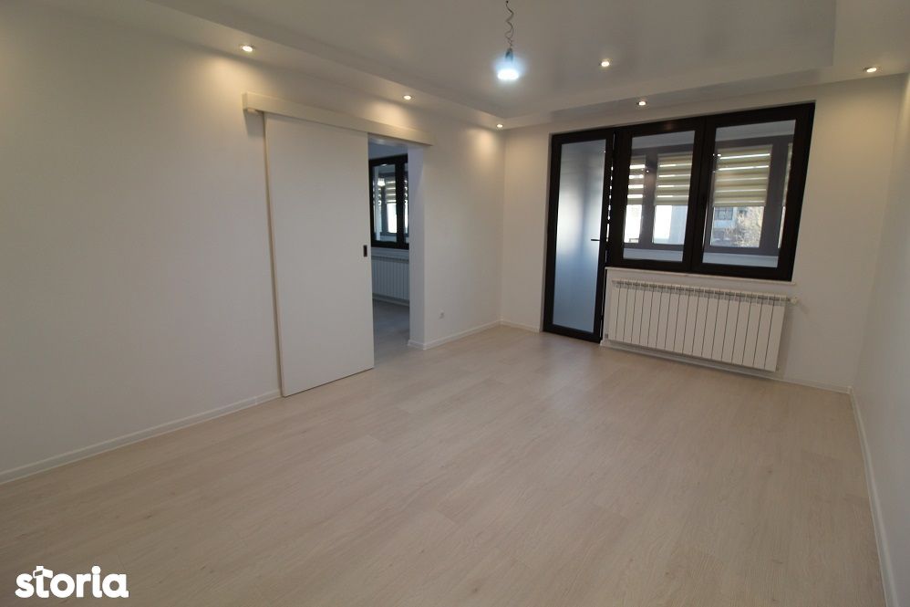 Vând apartament 3 camere în Hunedoara, Central-Altex, etaj 1