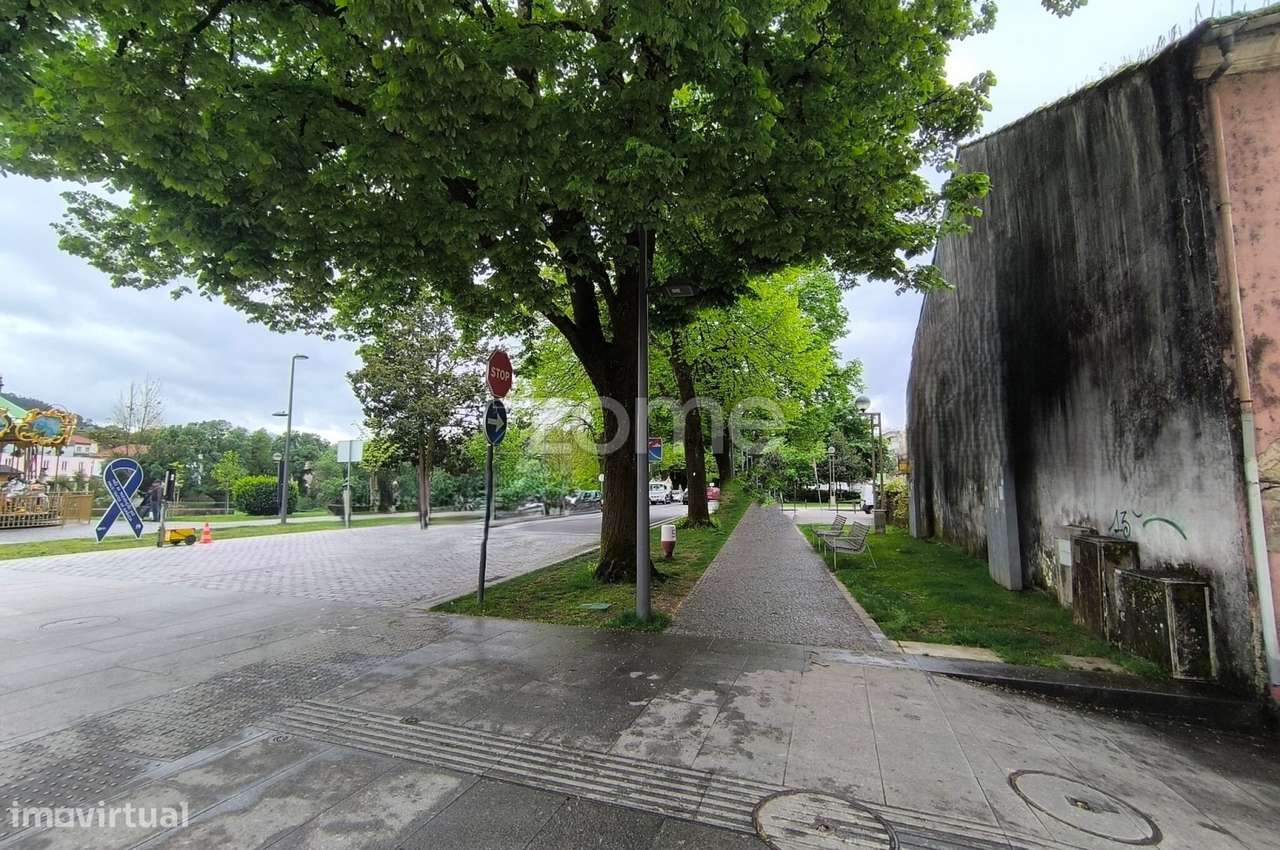 Prédio para remodelação total-9