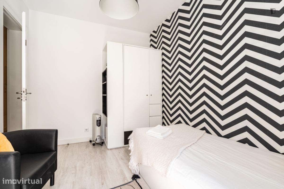 Quarto - localizado em Campolide Lisbon - Grande imagem: 5/23